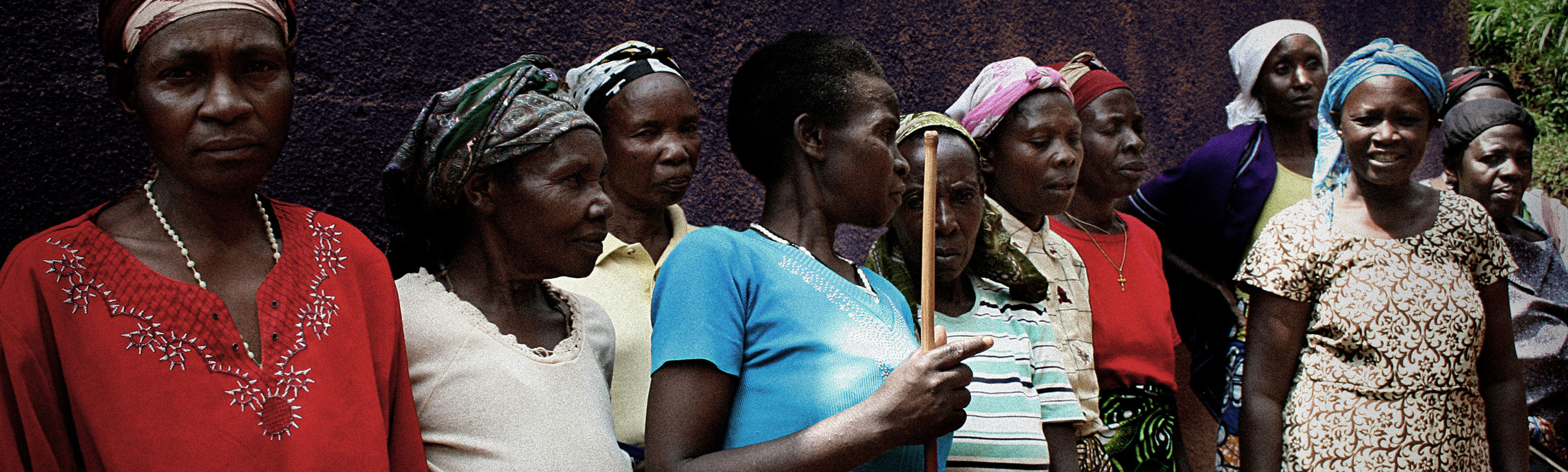 Rwanda, women group, widows due to the genocide. They receive psychological aid from HI. Rwanda, women group, widows due to the genocide. They receive psychological aid from HI.
