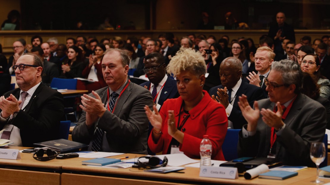 Représentants des États participants à la Conférence internationale de Dublin le 18 novembre 2022.; }}