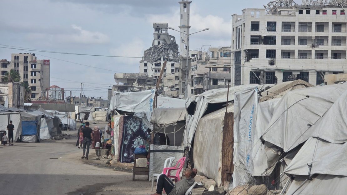 Photo of the destroyed streets and camps in Gaza ; }}