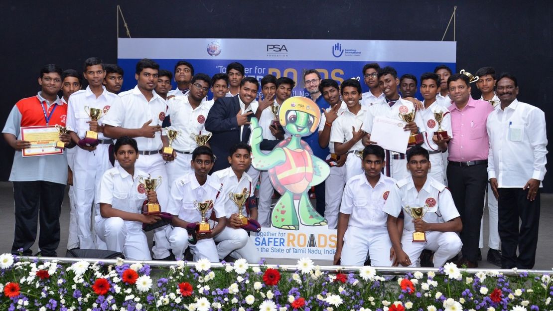 HI and PSA Foundation sign a partnership for road safety in India.