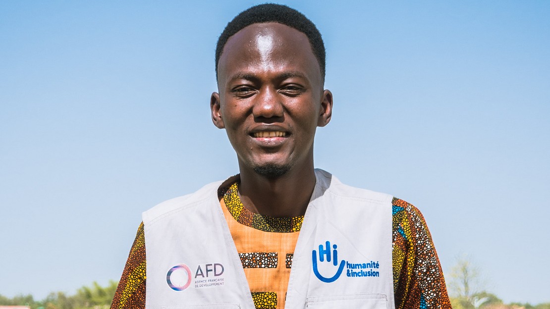 Chad: portrait of Wilfreed, physiotherapist with HI