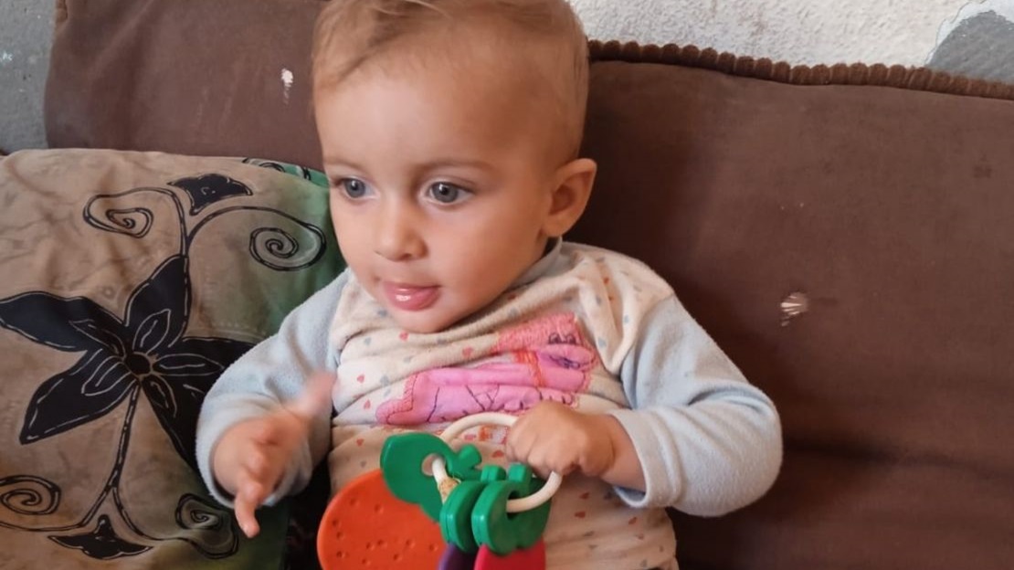 Sanaa avant d'etre victime de malnutrition ; }}