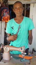 Picture of Braulio in his workshop. © L. López Montoto / HI