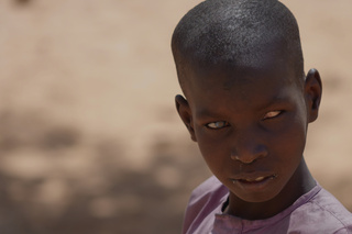 Quand il sera grand, Souleymane veut devenir enseignant et rendre l’école plus inclusive. © J. Labeur / HI