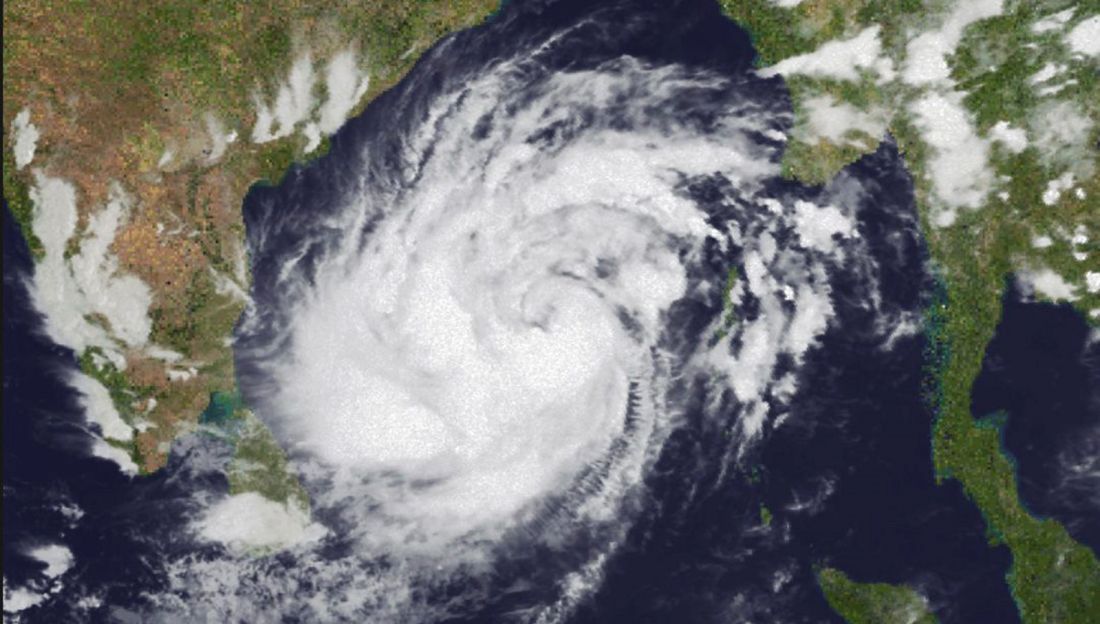 La tempête cyclonique Mocha s'approche progressivement des côtes du Bangladesh et du Myanmar (date de l'image : 12 mai 2023); }}