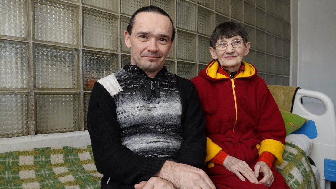 Déplacés par la guerre : l’histoire de Tamara et de son fils Mykhailo